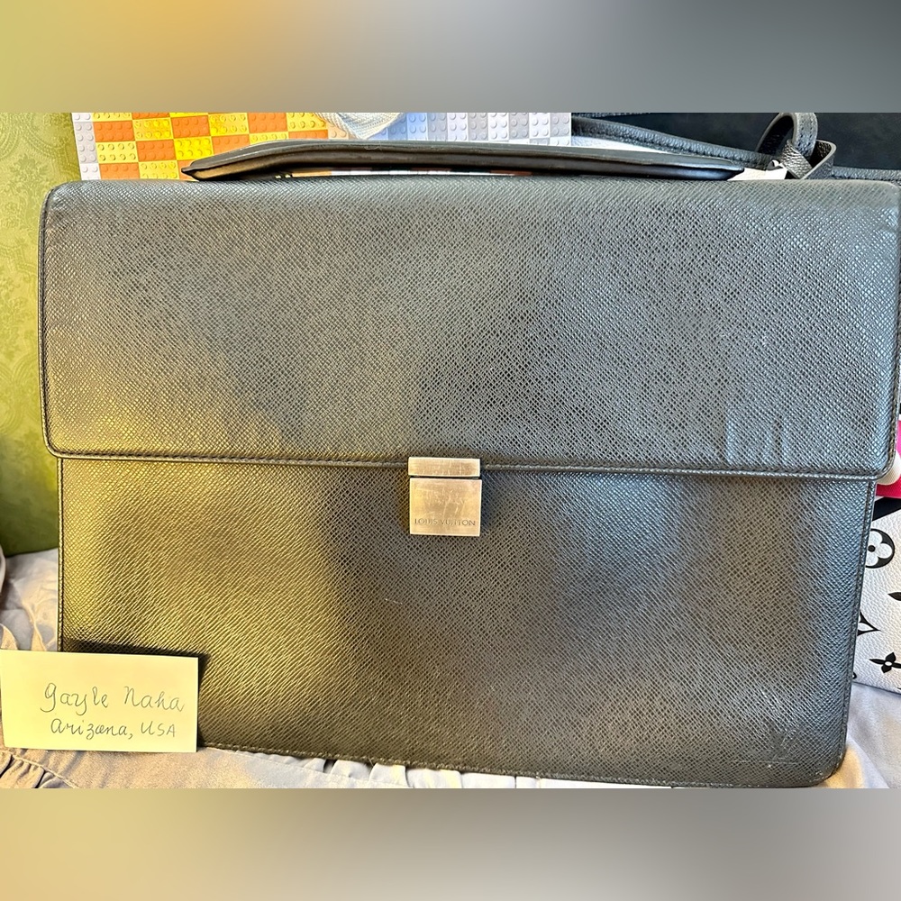 Auth Louis Vuitton Black Taiga Porto Document Angara